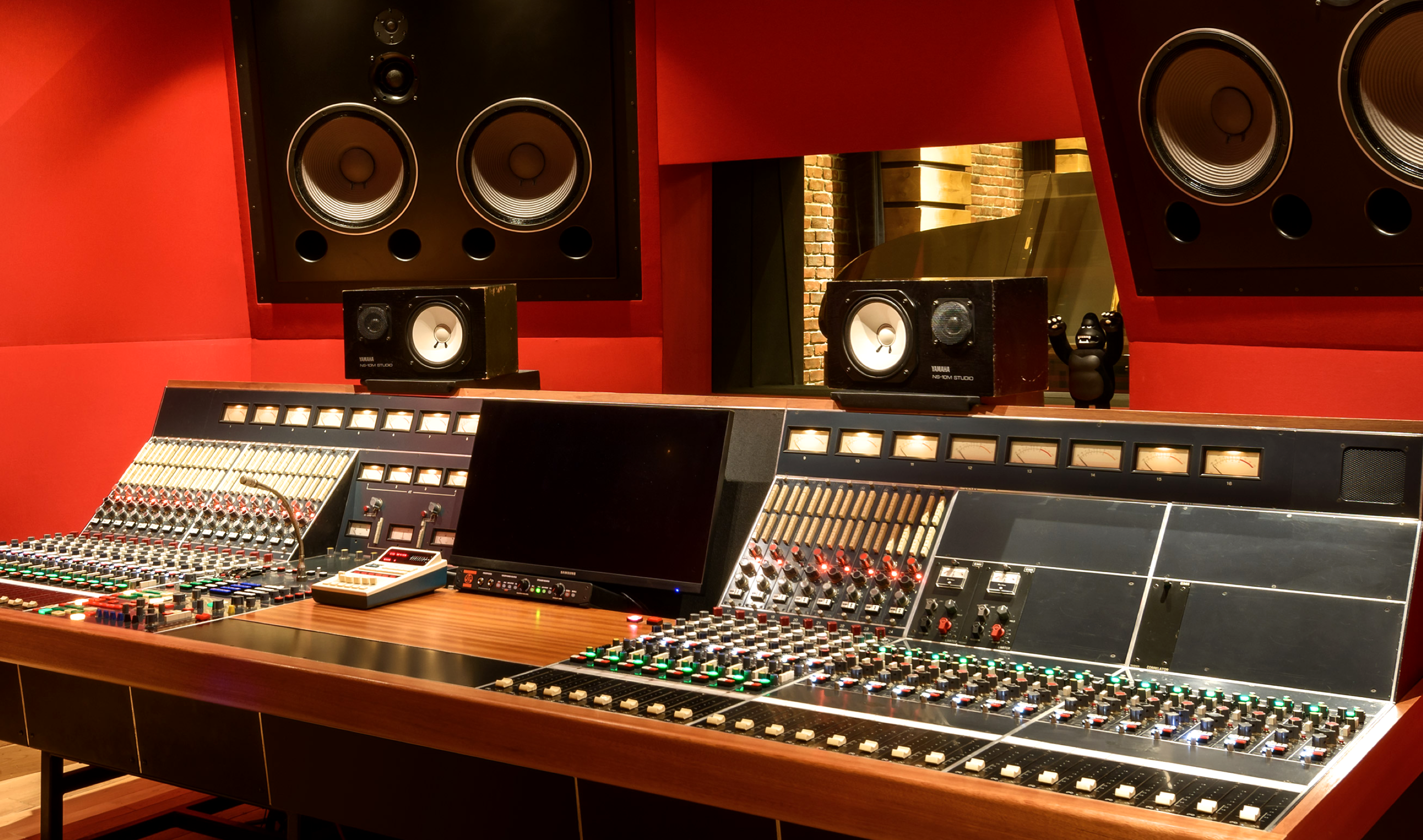 QDS Accueil - Recording Mixing and Atmos Studios in Paris. - QDS Studios